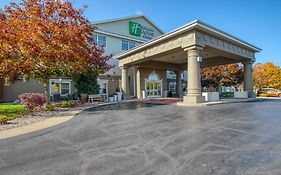 Holiday Inn Express Hotel & Suites Oshkosh - State Route 41 By Ihg